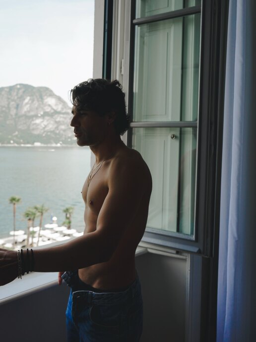 petros-iakovidis-como-like-instagram-photos-summer-2026-jule-1
