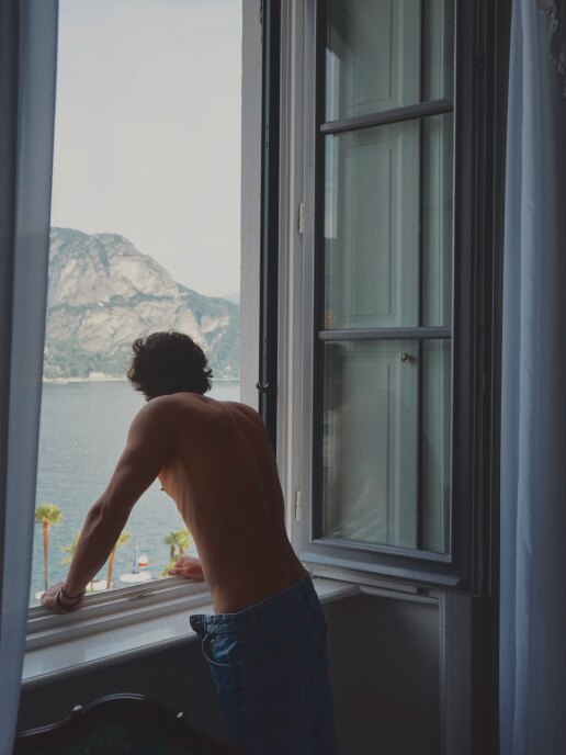 petros-iakovidis-como-like-instagram-photos-summer-2026-jule-3